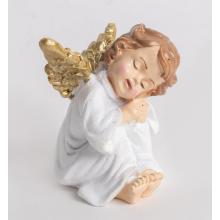 POLYRESINOVÝ ANJEL, SEDIACI, S BIELYMI A ZLATÝMI KRÍDLAMI