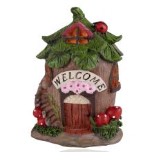 DOMČEK Z POLYRESINU, TVAR KMEŇA STROMU, LISTOVÁ STRECHA, SCHODY, ZELENOHNEDÝ