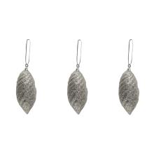 SADA ZÁVESNÝCH VIANOČNÝCH OZDÔB, 3 KUSY, REBROVANÝ VZOR, STRIEBORNÁ