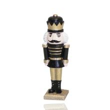 POLYRESINOVÝ LUSKÁČIK NA ORECHY, ČIERNO-ZLATÝ