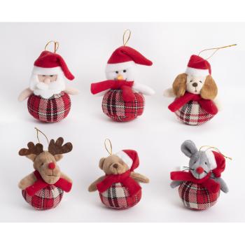 DEKORATÍVNY TEXTIL ZÁVESNÁ VIANOČNÁ FIGÚRKA V TVARE GULE, SANTA CLAUS V KLOBÚKU, ČERVENÝ KÁROVANÝ