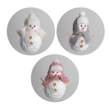 TEXTILNÝ ZÁVESNÝ SNEHULIAK V KLOBÚKU A ŠÁLE, TRBLIETKY