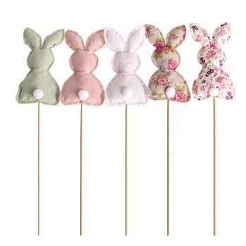 TEXTILNÁ DEKORÁCIA NA PALIČKE, KRÁLIK ZOZADU