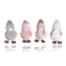 DEKOR DIEVČA, S VISIACIMI NOHAMI, KOŽUŠINOVÉ NOHAVICE, KLOBÚK