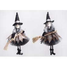 TEXTILNÁ ZÁVESNÁ ČARODEJNICA S METLOU 24CM