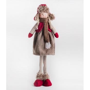 TEXTILNÉ DIEVČA, STOJACE, V HNEDÝCH A BORDOVÝCH ŠATÁCH A ČIAPKE