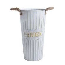 PLECHOVÁ VÁZA S NÁPISOM "FLOWERS&GARDEN", LANO S UŠAMI, SVETLOMODRÁ