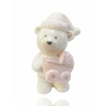 KERAMICKÝ MEDVEĎ S KLOBÚKOM A KOČÍKOM, RUŽOVÝ