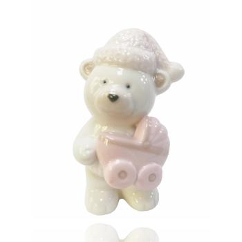 KERAMICKÝ MEDVEĎ S KLOBÚKOM A KOČÍKOM, RUŽOVÝ