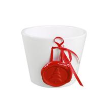 KERAMICKÝ HRNIEC SO ZÁVESNOU ČERVENOU PEČAŤOU, BIELY