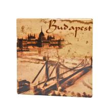 KERAMICKÝ PODTÁCEK, STAROŽITNÝ "BUDAPEST"