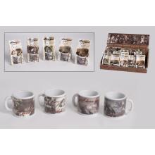 KERAMICKÝ MINI HRNČEK VO VITRÍNE, BOZKÁVAJÚCE SA DETI