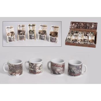 KERAMICKÝ MINI HRNČEK VO VITRÍNE, BOZKÁVAJÚCE SA DETI