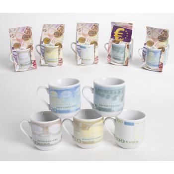 KERAMICKÝ MIDI HRNČEK V DARČEKOVEJ KRABIČKE, EUR