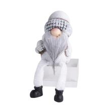 KERAMICKÝ ŠKRIATOK SO ZÁVESNÝMI NOŽIČKAMI, HLAVA ZO ŠIŠKY ALEBO ŽALUĎA, STRIEBORNÁ