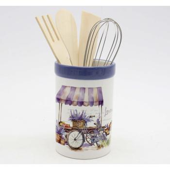 KERAMICKÝ DRŽIAK SO ŠĽAHAČOM, 2 DREVENÉ LYŽIČKY, LEVANDUĽOVÝ VZOR