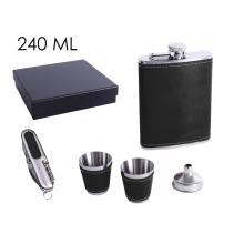 PLOCHÉ SKLO, NEREZOVÁ OCEĽ, SADA V DARČEKOVEJ ŠKATUĽKE S 2 MALÝMI POHÁRMI, LIEVIKOM A NOŽOM, 5 KUSOV, ČIERNA KOŽENKA