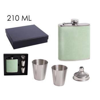 SADA Z PLOCHÉHO SKLA Z NEHRDZAVEJÚCEJ OCELE V DARČEKOVEJ ŠKATUĽKE S 2 MALÝMI POHÁRMI, LIEVIKOM A ZELENOU KOŽENKOU