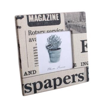 DREVENÝ DRŽIAK NA OBRÁZKY NA NOVINOVOM PAPIERI