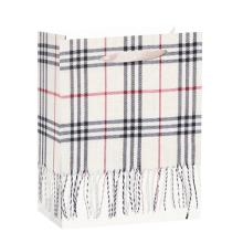 PAPIEROVÉ TAŠKY S MATNOU, STUŽKOVOU CHLOPŇOU, RUŽOVÝMI A ČIERNYMI PRUHMI, SO STRAPCAMI