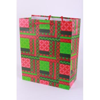 PAPIEROVÉ TAŠKY V MATNEJ ČERVENEJ A ZELENEJ FARBE, VIANOČNÝ VZOR