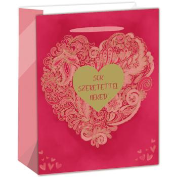 PAPIEROVÁ TAŠKA MATNÁ, ČERVENÉ POZADIE SO ZLATÝM VZOROM, V TVARE SRDCA, NÁPIS " SOK SZERETETTEL NEKED "