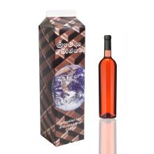 NÁPOJOVÝ KARTÓN, TVAR ŠKATULE OD MLIEKA, NÁPIS "ÓVD A FÖLDET"