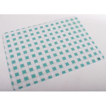 PLASTOVÁ PODLOŽKA KOCKOVANÁ ZELENÁ/BIELA