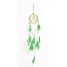 LAPAČ SNOV SO ZELENÝM PERÍM