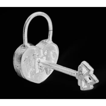 KOVANÝ VISIACI ZÁMOK + KĽÚČ ČIERNY