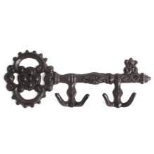 LIATINOVÝ DRŽIAK NA KĽÚČE, V TVARE KĽÚČA, 4 HÁČIKY, STAROŽITNÝ