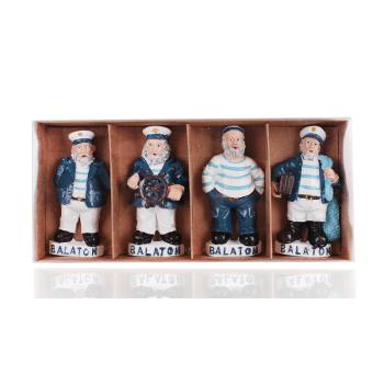 POLYRESINOVÁ CHLADIACA MAGNETKA NÁMORNÍK V DARČEKOVEJ KRABIČKE, 4 KUSY, S NÁPISOM "BALATON"