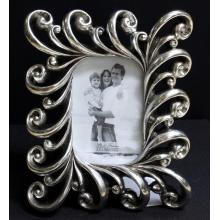 POLYRESINOVÝ DRŽIAK NA OBRAZ, VLNY, STRIEBORNÁ