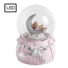 POLYRESINOVÁ SNEHOVÁ GUĽA S LED DIÓDOU, MEDVEDÍK NA MESIACI, RUŽOVÁ