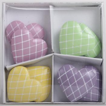 POLYRESINOVÁ SÚPRAVA SRDIEČOK V PAPIEROVEJ ŠKATUĽKE, 8 KUSOV, MRIEŽKOVÝ VZOR