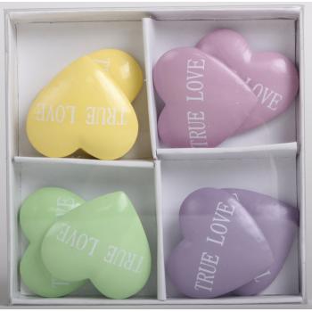 POLYRESINOVÁ SADA SRDIEČOK V PAPIEROVEJ ŠKATUĽKE, 8 KUSOV, S NÁPISOM "TRUE LOVE"