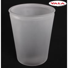 SKLENENÁ VÁZA V TVARE PÍSMENA "V", OKRÚHLA, PIESKOVANÁ, BIELA