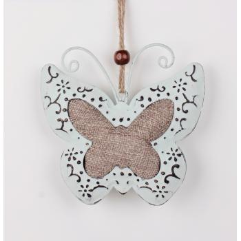 KOVOVÝ ZÁVESNÝ DEKOR S TEXTILNOU INTARZIOU MOTÝĽ TYRKYSOVÝ