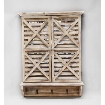 NÁSTENNÉ ZRKADLO, DREVENÉ DVERE, S HÁČIKMI V SPODNEJ ČASTI, SPÁLENÉ