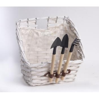 PLETENÝ ZÁVES NA STENU S PLASTOVOU PODŠÍVKOU A ZÁHRADNÝM NÁRADÍM, BIELY