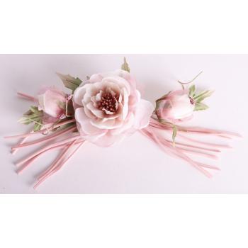 UMELÁ KVETINOVÁ RUŽA S OZDOBNÝMI LISTAMI, SVETLO FIALOVÁ