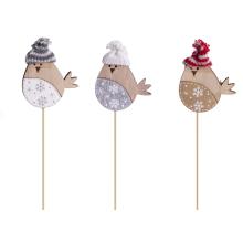 DEKORÁCIA DREVENÝ VTÁČIK NA PALIČKE S ČIAPKOU