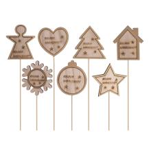 OZDOBNÉ DREVENÉ TVARY NA PALIČKÁCH, S NÁPISOM "BOLDOG KARÁCSONYT", PRÍRODNO-ZLATÉ