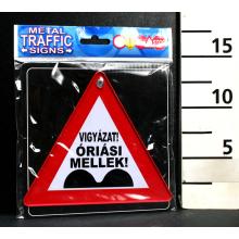 NÁPIS CRESZ, "VIGYÁZZ! ÓRIÁSI MELLEK!" SURVEY