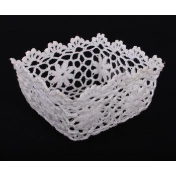 HÁČKOVANÝ ŠTVORCOVÝ HRNIEC, BIELY