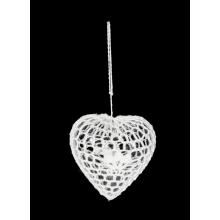 ZÁVESNÁ HÁČKOVANÁ OZDOBA, PLASTOVÉ SRDCE, BIELA