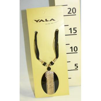 PRÍRODNÝ NÁHRDELNÍK S OVÁLNYM PRÍVESKOM, KRÉMOVO-ČIERNY PRUH