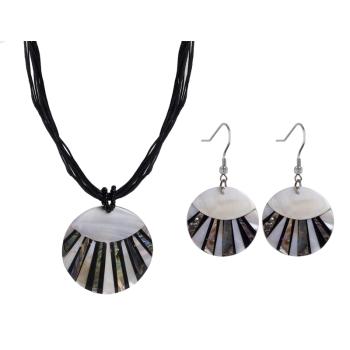 PRÍRODNÝ NÁHRDELNÍK A NÁUŠNICE S KRUHOVÝM PRÍVESKOM S KRUHOVÝM MOTÍVOM