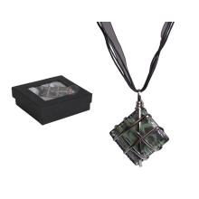 NÁHRDELNÍK ZO SKLA A KOVU "SQUARE", ZELENÝ A ČIERNY