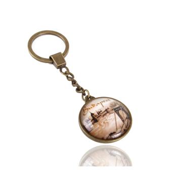 PRÍVESOK NA KĽÚČE Z KOVU A SKLA, V TVARE DISKU, SO VZOROM "BUDAPEST"